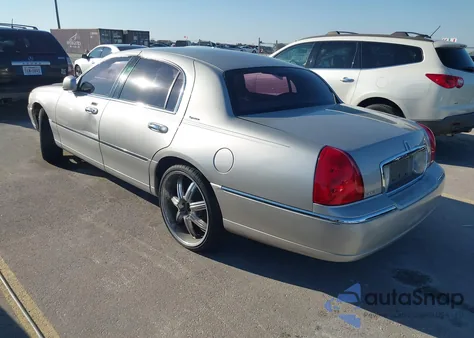 2006 Lincoln Town Car Signature z USA, uszkodzony, nr VIN 1LNHM81W06Y618904